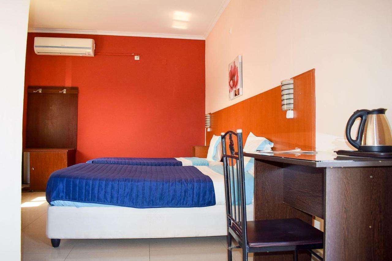 Hotel Le Victoria à Tete Extérieur photo